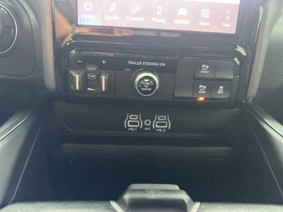 2025 RAM 1500 Big Horn Crew Cab 4x4 6'4' Box