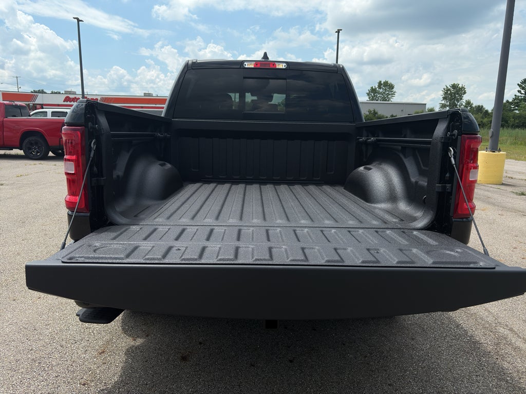 2025 RAM Ram 1500 RAM 1500 BIG HORN CREW CAB 4X4 5'7' BOX