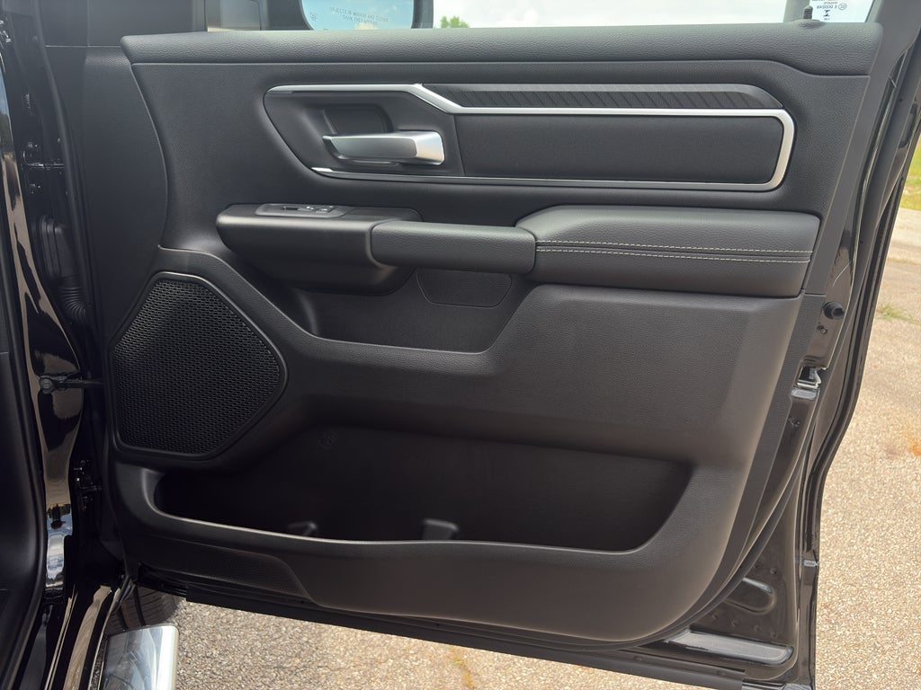 2025 RAM Ram 1500 RAM 1500 BIG HORN CREW CAB 4X4 5'7' BOX