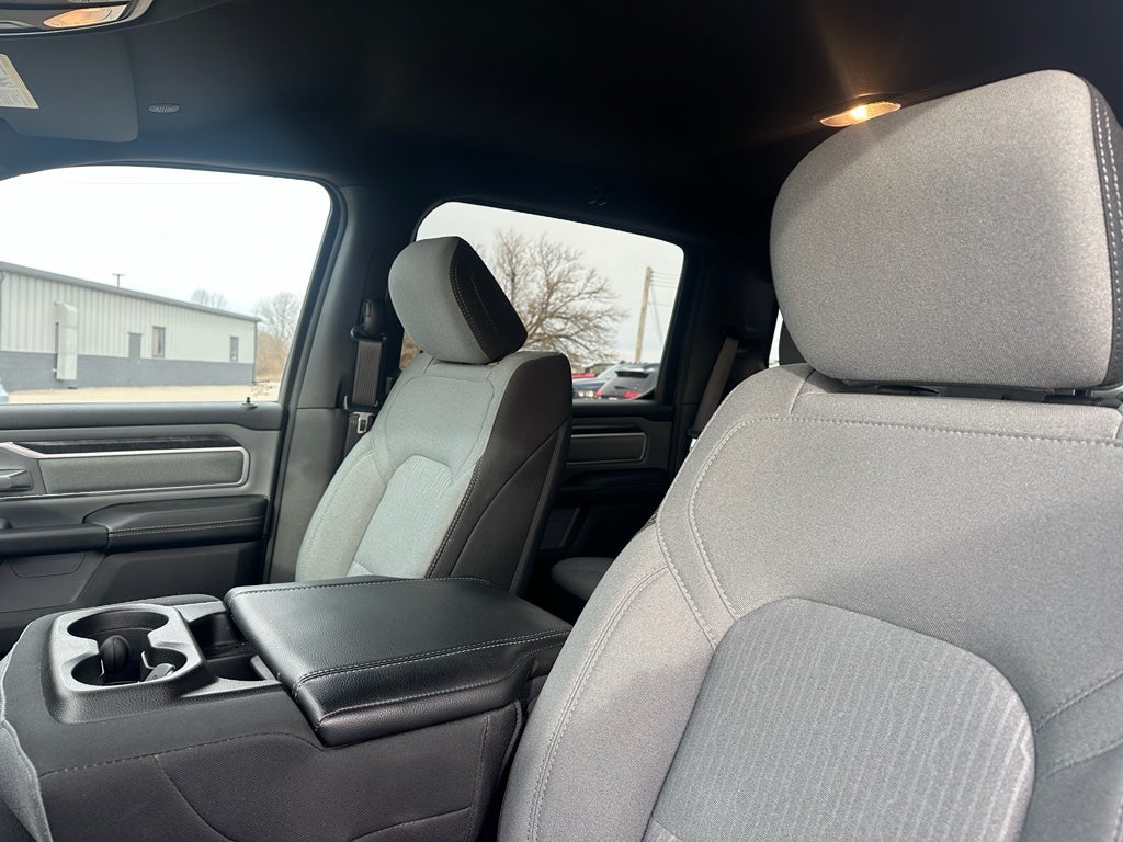 2022 RAM 1500 Big Horn Crew Cab 4x4 5'7' Box