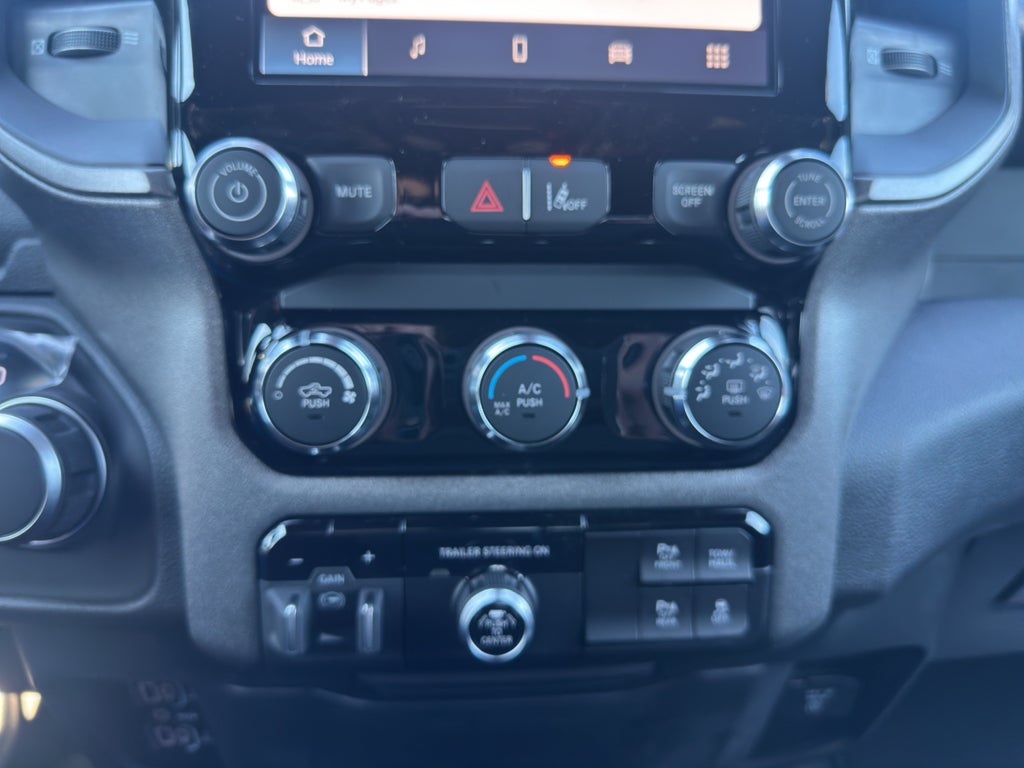 2026 RAM Ram 1500 RAM 1500 TRADESMAN CREW CAB 4X4 5'7' BOX