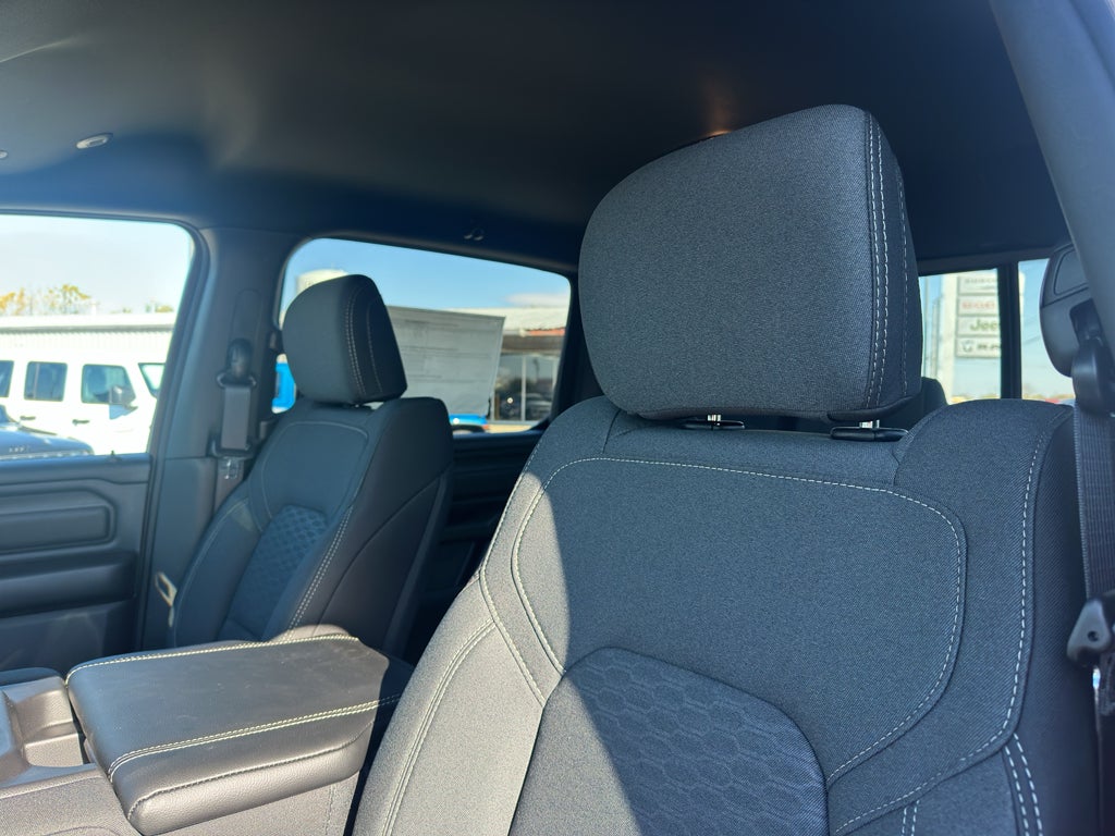 2026 RAM Ram 1500 RAM 1500 TRADESMAN CREW CAB 4X4 5'7' BOX