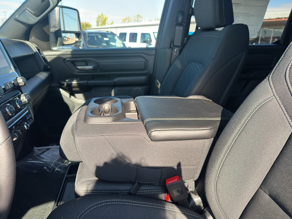 2026 RAM Ram 1500 RAM 1500 TRADESMAN CREW CAB 4X4 5'7' BOX