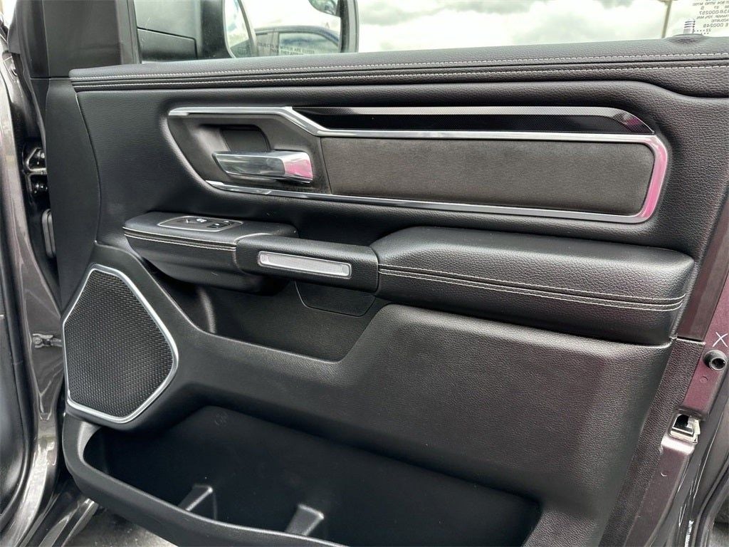 2022 RAM 1500 Laramie Crew Cab 4x4 6'4' Box