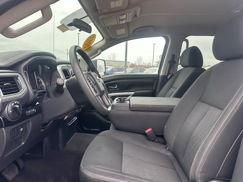 2017 Nissan TITAN XD SV Diesel