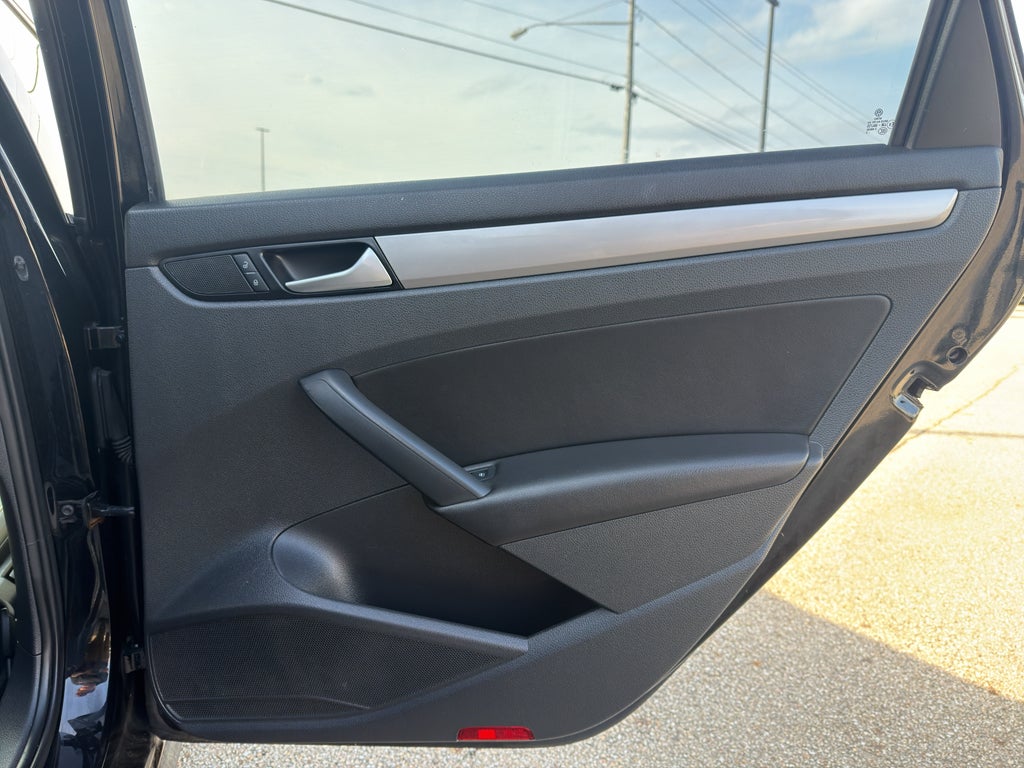 2015 Volkswagen Passat 1.8T Limited Edition