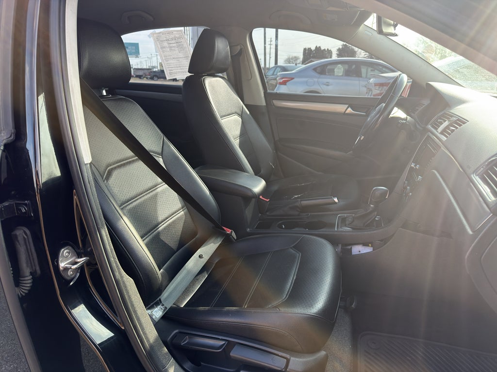 2015 Volkswagen Passat 1.8T Limited Edition