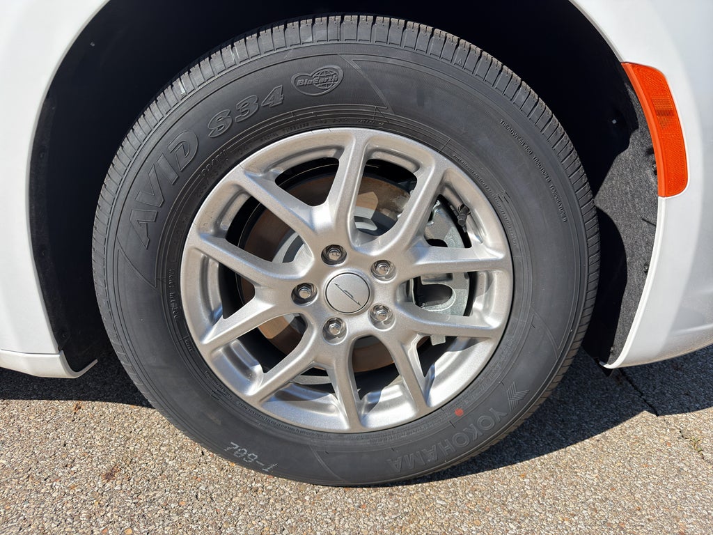 2027 Chrysler Pacifica PACIFICA SELECT