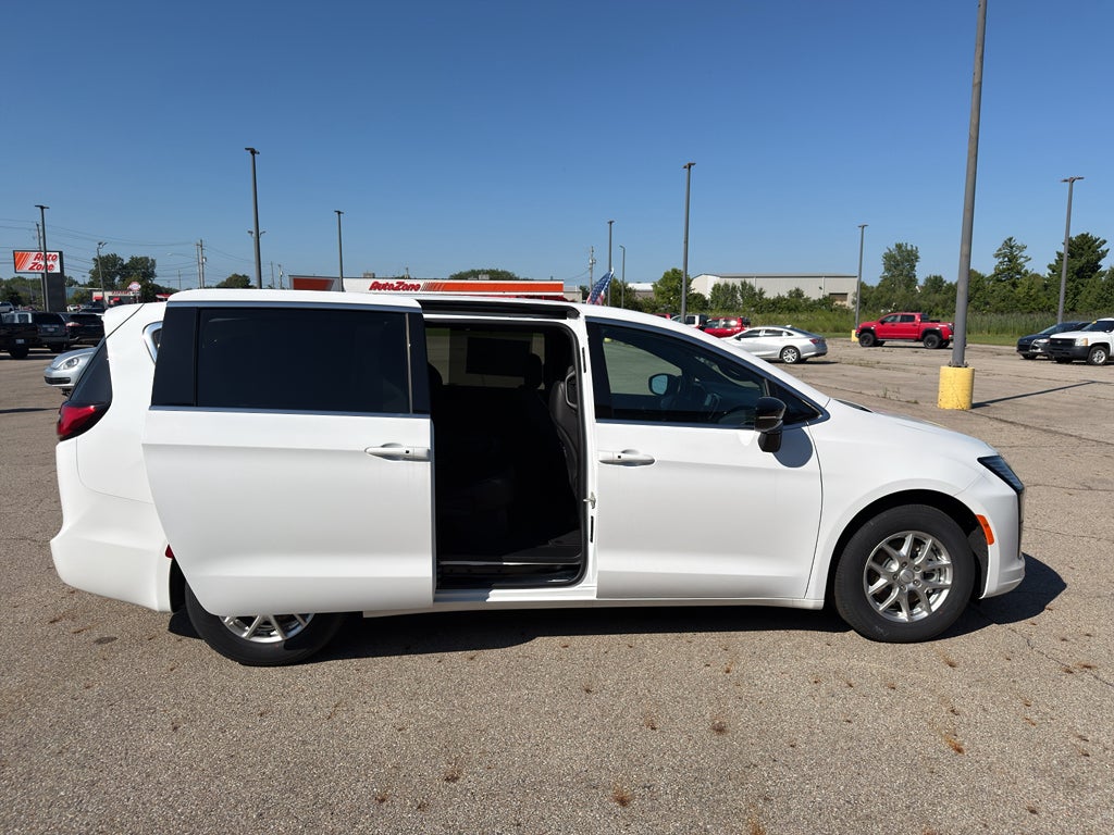2027 Chrysler Pacifica PACIFICA SELECT