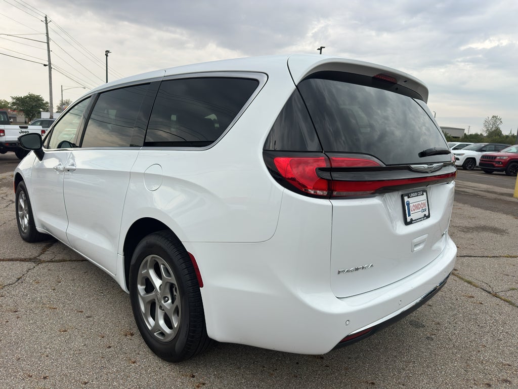2024 Chrysler Pacifica Limited AWD
