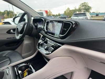 2024 Chrysler Pacifica Limited AWD