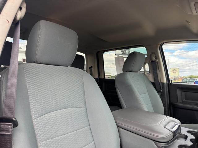 2017 RAM 3500 Tradesman Crew Cab 4x4 6'4' Box