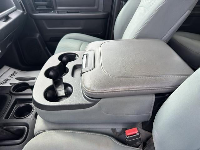 2017 RAM 3500 Tradesman Crew Cab 4x4 6'4' Box